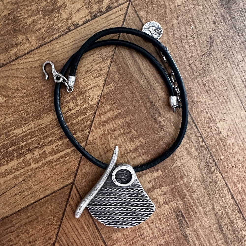 Artisan Choker Necklace with Bold Geometric Pendant